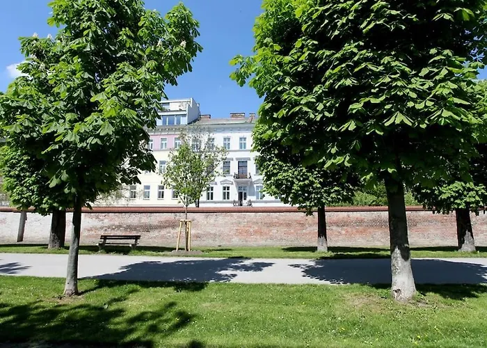Casa Nostra - Moderne Lichtdurchflutete Am Augarten